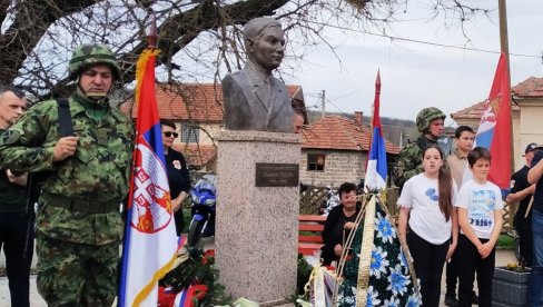 LET U NEZABORAV PILOTA ĐURIĆA: U štampi knjiga Mladena Stevića o komandantu 241. lovačke eskadrile (FOTO)