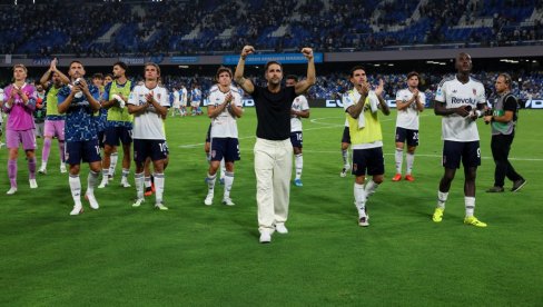 KOMO SE NE ŠALI: Pao je Napoli, Fabregas napravio moćan tim (VIDEO)