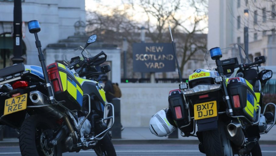 UHAPŠENO VIŠE OD 600 LjUDI TOKOM KARNEVALA: Londonska policija zaplenila na desetine komada oružja