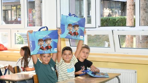 EKSPO 2027 MISLI NA SVE ĐAKE: Podeljeno 540.000 kompleta školskog pribora