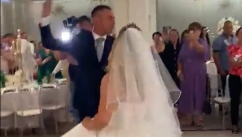 Šok snimak sa srpske svadbe: Zar OVA pesma za prvi ples?! LJudi gledaju u neverici (Video)