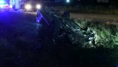 „GOLF“ U KANALU: Težak saobraćajni udes na starom putu Kraljevo-Čačak
