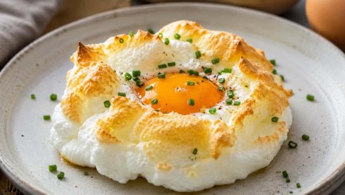 HIT NA INTERNETU: Ovaj trik sa običnim jajima potpuno će vam izludeti čula (RECEPT)