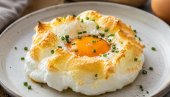 HIT NA INTERNETU: Ovaj trik sa običnim jajima potpuno će vam izludeti čula (RECEPT)