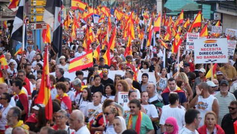 GRAĐANI MASOVNO IZAŠLI NA ULICE: Protest protiv vlade zbog situacije u Seuti (FOTO/VIDEO)