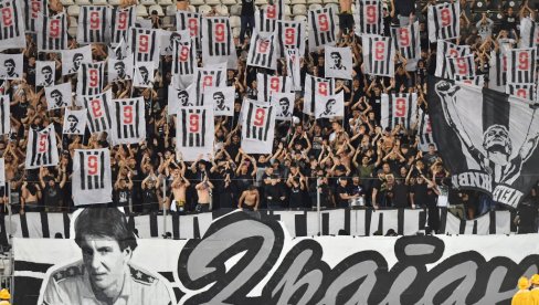 LEGENDA ŽIVI: Partizan i grobari obeležili 41 godinu od tragične smrti Dragana Mancea VIDEO