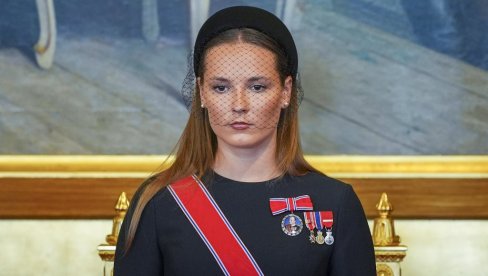 ОНА ЋЕ ПОСТАТИ ПРВА КРАЉИЦА НОРВЕШКЕ ПОСЛЕ 600 ГОДИНА: Лепа Ингрид бранила породицу у јеку скандала - Када је доста?!