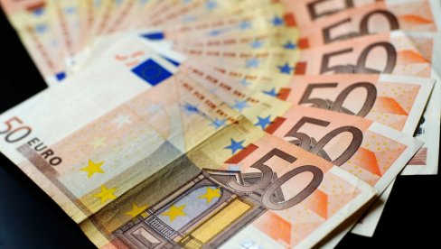 NOVAC VREMENOM GUBI VREDNOST: Zašto ne treba držati sav novac u jednoj banci?