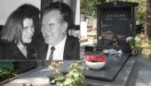 СРЦЕ МИ ЈЕ  МИРНИЈЕ, ПОЧИВАЋЕ КРАЈ НАШЕ АНЕ: Супруга Ратка Младића, Босиљка, са Новостима поделила тугу и понос