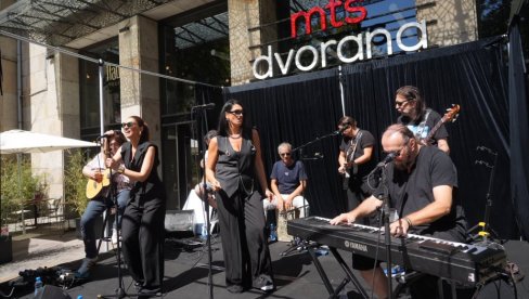 DNEVNA ŽURKA ZA BEOGRAĐANE: Neverne bebe pred koncert u MTS dvorani (FOTO)