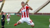Свирао виолину после 5 голова Звезди, затим прешао на Маракану као велико појачање, сада је у 3. лиги