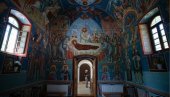 Fotografije najlepših srpskih manastira kakve do sada niste videli: Izložba Sa izvora duhovnosti Gorana Sivačkog u Gračanici (FOTO)
