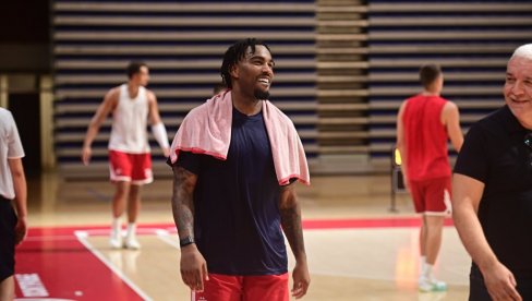 Da pružimo radost navijačima: Kris DŽons zna formulu za uspeh Crvene zvezde