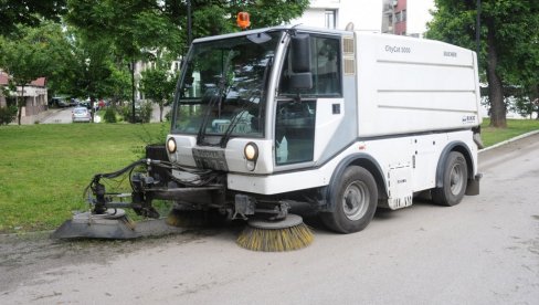 SISTEMSKO SUZBIJANJE KRPELJA: Akcija na parkovskim površinama u Kraljevu