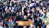 „PUTUJ, OČE“ Poslednji razgovor oca i sina