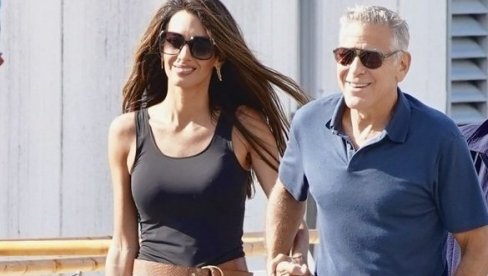 AMAL PROŠETALA VENECIJOM U SUKNJI I POKAZALA SAVRŠENE NOGE: Klunijeva žena nikad bolje nije izgledala! (FOTO)
