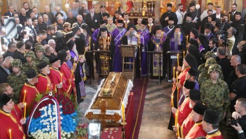 NOVOSTI SAZNAJU: Više od 150.000 ljudi ispratilo generala Ratka Mladića na večni počinak