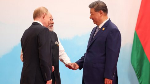RUSIJA POVUKLA POTEZ KOJI ĆE SE DALEKO ČUTI: Peskov otkrio šta se dešava sa dolarom u BRIKS-u