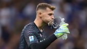 Bizaran gol Real Madrida: Golman Intera hteo da glumi Ronaldinja pa zakopao svoj tim (VIDEO)
