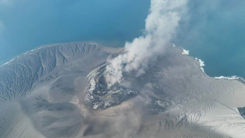 POGLEDAJTE - Spektakularna erupcija vulkana Anak Krakatau u Indoneziji: Moć kakvu do sada niste videli (VIDEO)