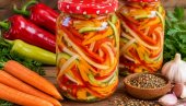 TRAKASTA SALATA: Šarena zimnica koja se obožava