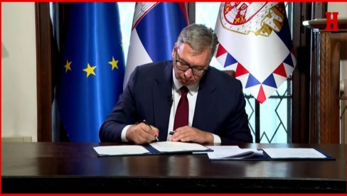 VUČIĆ POTPISAO UKAZ O RASPUŠTANJU NARODNE SKUPŠTINE: Svim građanima želim dobro zdravlje, demokratsku i uspešnu kampanju