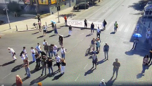 DNO DNA! Sramni napadi blokadera na generala Mladića: Taj ludak je pokopan - zakopali smo ga i tu priču završili (VIDEO)