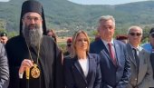 OBELEŽENO 640 GODINA OD BITKE NA PLOČNIKU: Stamenkovski otkrila spomen-obeležje i položila venac (VIDEO)