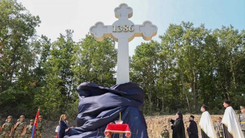 NA PLOČNIKU BRANILI SVOJE: Spomen-obeležje kod Prokuplja, u znak sećanja na veliku pobedu srpske srednjovekovne vojske