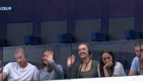 OVOM SU STUDENTI-BLOKADERI TAPŠALI U STRAZBURU: Za njega je Mladić zločinac