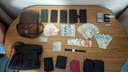 U PANČEVU UHAPŠEN KRADLJIVAC: Krao torbe, novac, satove, mobilne...