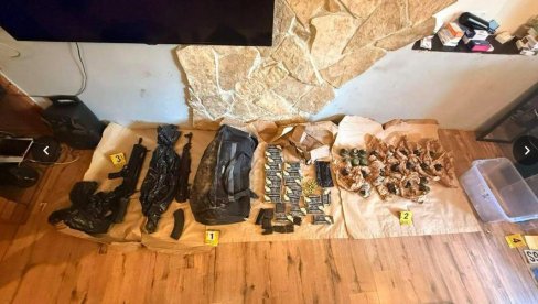 ZAPLENJENO 20 BOMBI I ARSENAL ORUŽJA: U akciji policije priveden osumnjičeni