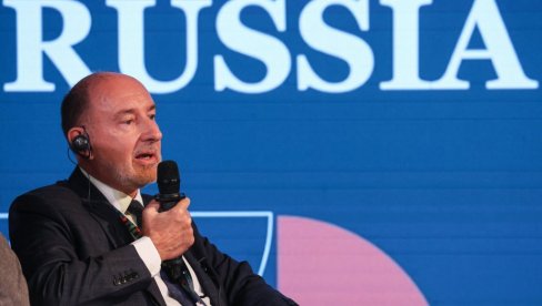 UNUK ŠARLA DE GOLA ZAPALIO FRANCUSKU: Treba nam lider poput Putina!