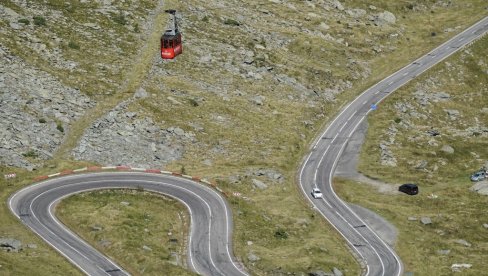 OVAJ PUT PRELAZI PREKO KARPATA NA VIŠE OD 2.000 METARA: Otvoren je samo deo godine, a prizori izgledaju nestvarno