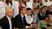 PAVLOVIĆ POSLE PREDAJE LISTE: Verujemo u Vučića - Mladi više ne žele da budu posmatrači, već da grade budućnost Srbije (FOTO)