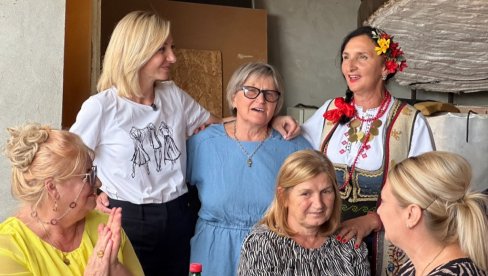 MACURA U ZLAKUSI SA ŽENAMA IZ ARILJA I MAČVANSKOG OKRUGA: Kad se žene povežu, korist ima čitava zajednica (FOTO)