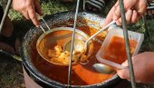 ŠKEMBIĆI U KIKINDI POVEZALI REGION: Na Starom jezeru održano sedmi gastro-festival „Škembe fest“ (FOTO)