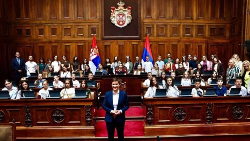 U SUSRET PRAZNIKU JEDINSTVA: Mladi iz Republike Srpske u poseti Narodnoj skupštini
