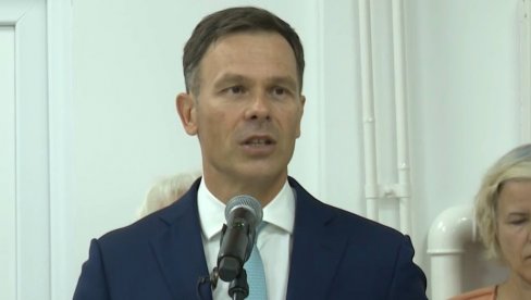 JUTROS SMO UPLATILI JEDNOKRATNU POMOĆ Mali obišao Klub za stare na Banjici: Od 1. decembra povećanje penzija (VIDEO)