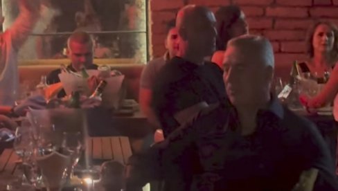 MILO ĐUKANOVIĆ U TRANSU UZ USTAŠKU PESMU: Bivši predsednik Crne Gore snimljen kako uživa uz pesmu Marka Perkovića Tompsona (VIDEO)
