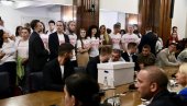 CIRKUS NA PREDAJI BLOKADERSKE LISTE: Studentska lista je skup kretena!