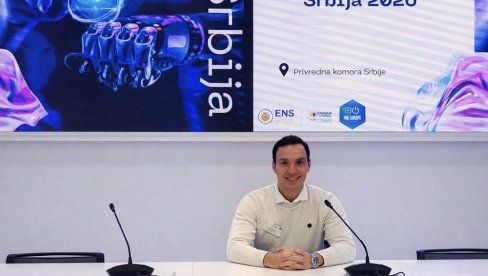 PITANJIMA UČENICI DOLAZE DO REŠENJA: Miloš Garabandić iz Novog Sada među pet najboljih nastavnika u Evropi