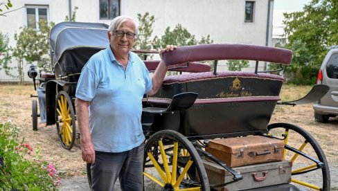 LJUBIVOJE STAROM FIJAKERU DAO ELEKTRIČNO SRCE: Mašinski inženjer iz Beograda, na vozilu iz porodičnog nasleđa spojio dva veka