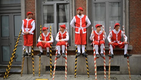 OVDE SE LJUDI VEKOVIMA BORE NA ŠTULAMA VISOKO IZNAD ZEMLJE: Neobična tradicija pretvorila je grad u turističku atrakciju