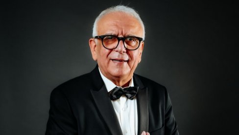 POZA KAO HULIO, GLAS KAO SLAVKO: Banjac ponovo pred beogradskom publikom (FOTO)