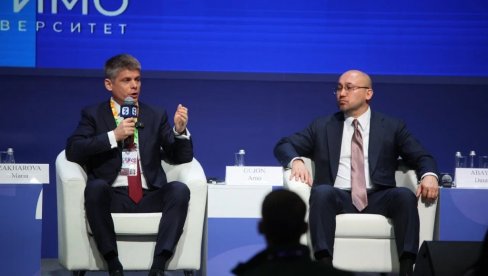 GUJON ODUŠEVIO PUBLIKU NA MEĐUNARODNOM OMLADINSKOM FORUMU: Srbija je most između Evrope i Rusije