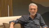 KAKVA GROMADA JE STALA IZA BLOKADERA: Crnogorac koji podržava Srdanovića mrzi SPC, slavi lažnu državu Kosovo