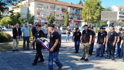 ČUVAJU OD ZABORAVA HEROJE: Veterani u Gornjem Milanovcu povodom obeležavanja Dana oslobođenja