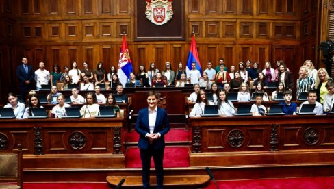 DECA IZ HERCEGOVINE PONELA NAJLEPŠE UTISKE IZ MATICE SRBIJE: Bogat program povodom Dana srpskog jedinstva, slobode i nacionalne zastave