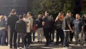 PRISTALICE ZLOČINAČKE OVK NE ODUSTAJU: Ponovo protesti u Prištini (VIDEO)